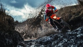 开云官方网站-西亚卡姆连破20分大关，西班牙逆境求生欲掀狂澜